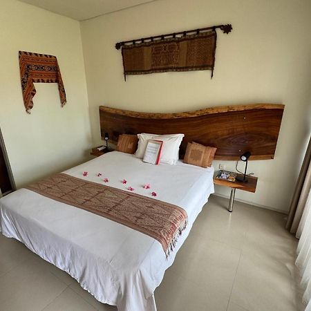 Villa Karingal Senggigi Exterior photo